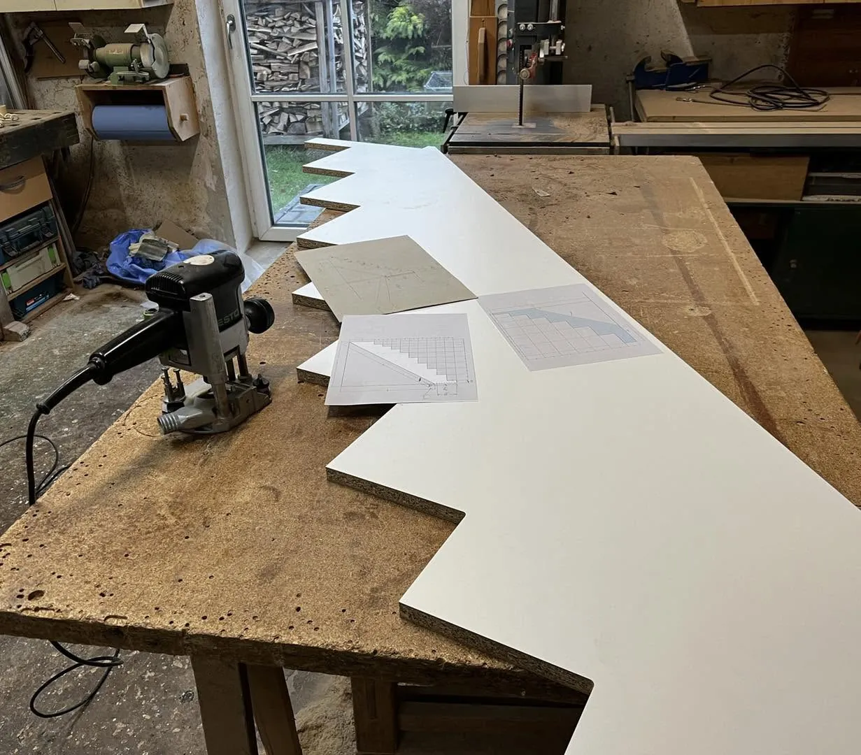 Einbauschrank unter der Treppe – Schreinerei Schreistetter
