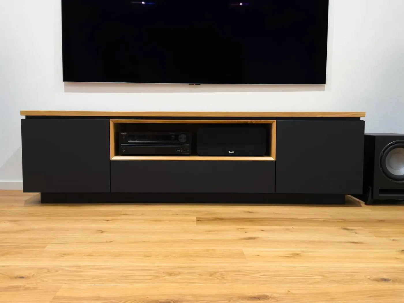 TV- & HiFi-Möbel – Schreinerei Schreistetter